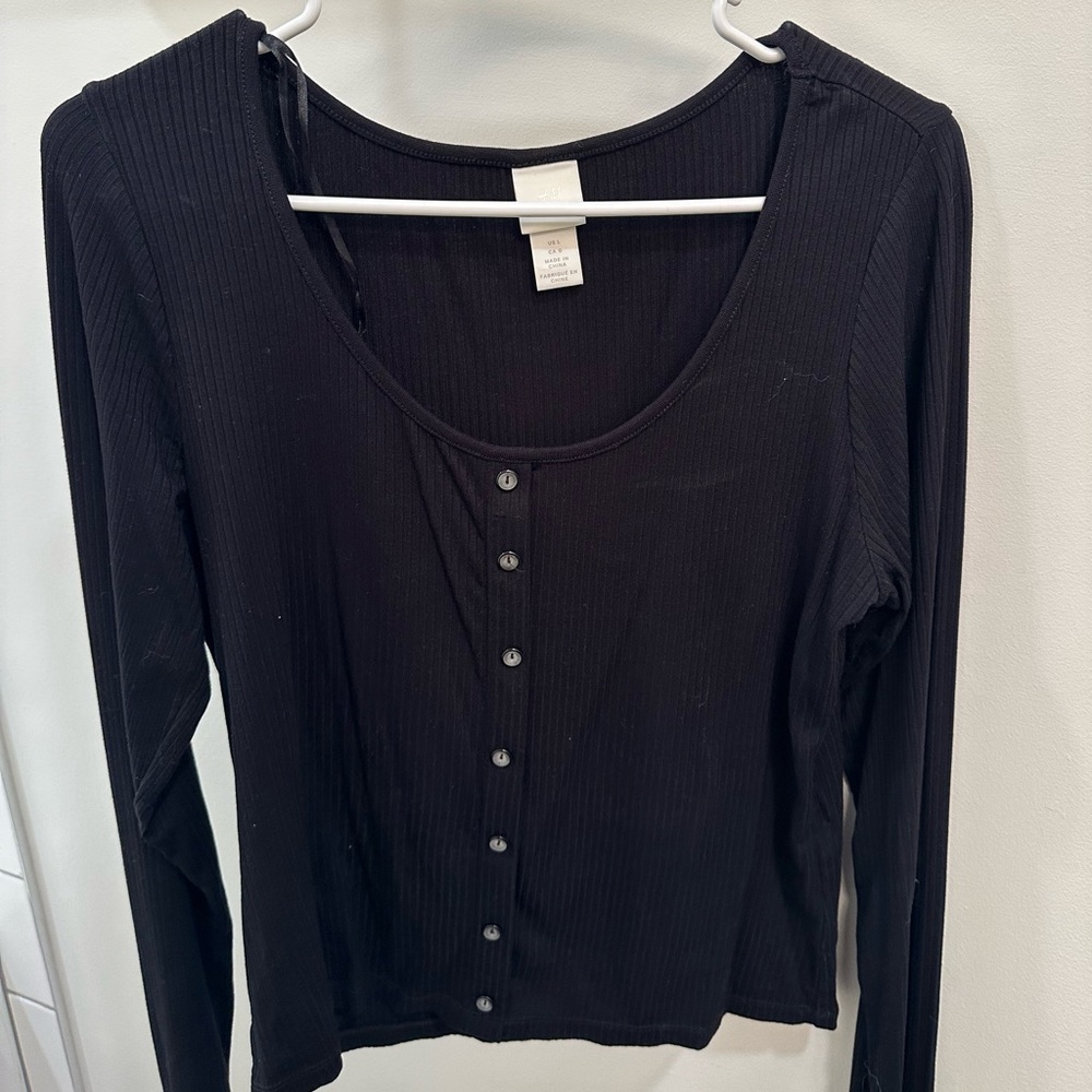 Black long sleeve light shirt